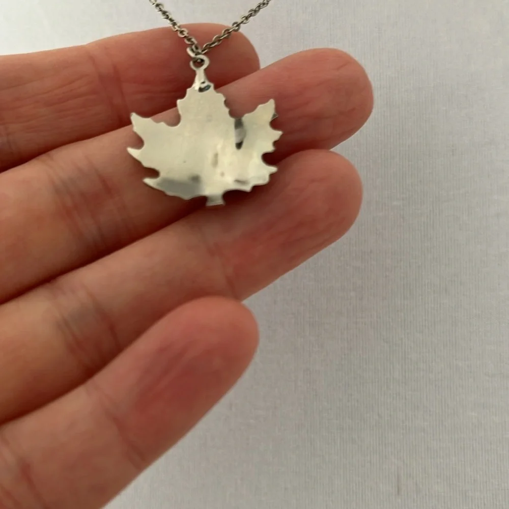 MAPLE LEAF Pendant Necklace Silver Tone Metal Faux Pearl Canadiana Dainty 16" - Picture 10 of 10